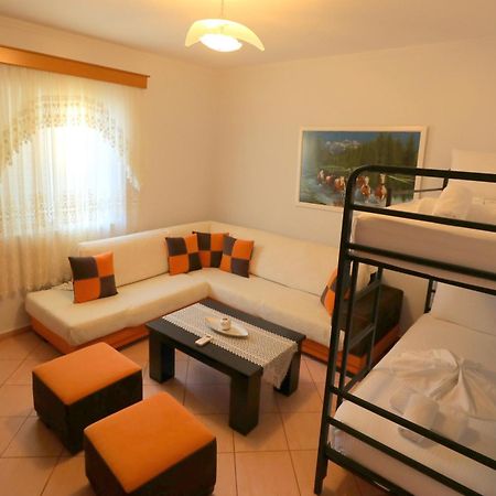Villa Kevin'S Sarandë エクステリア 写真