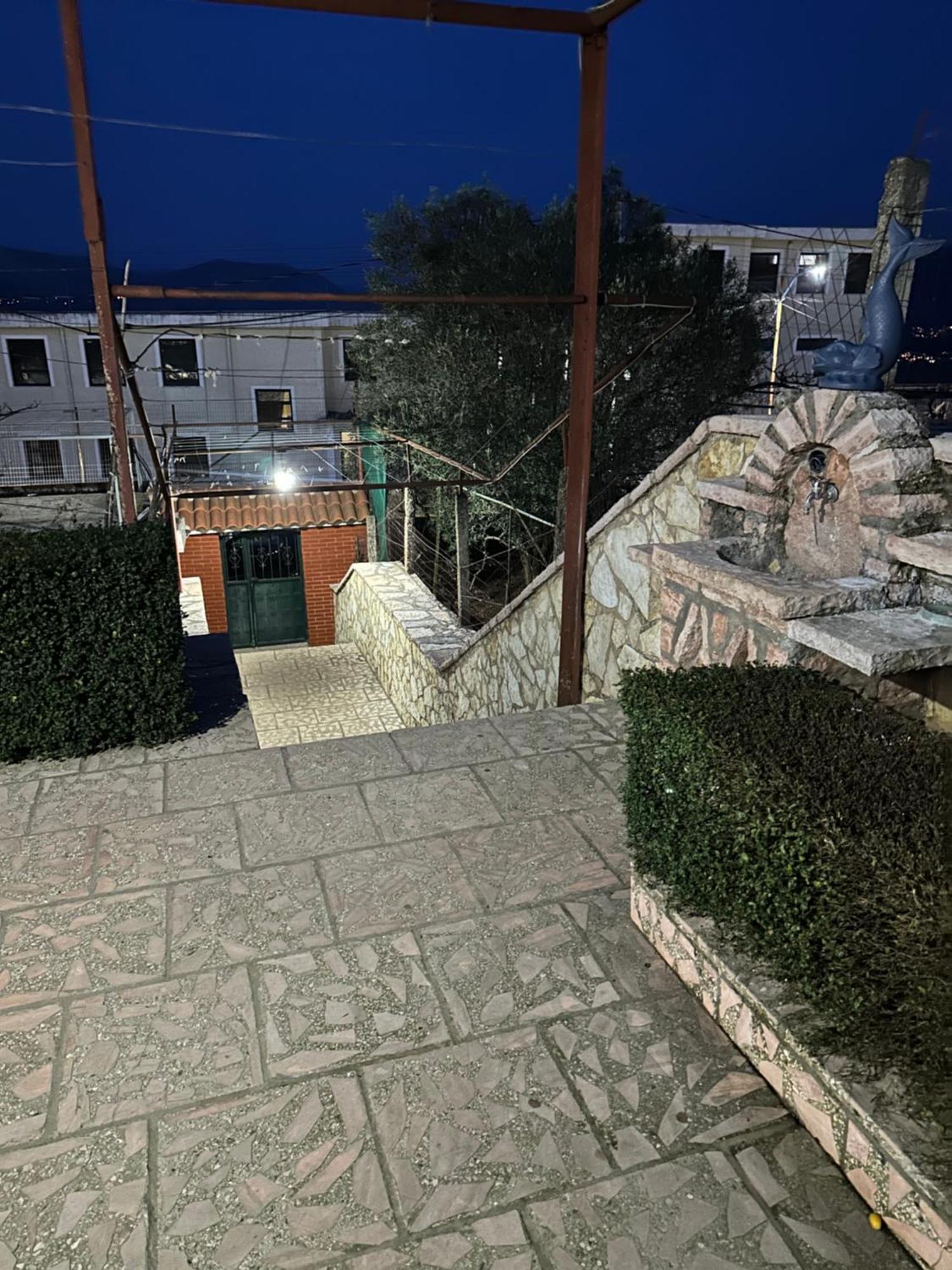 Villa Kevin'S Sarandë エクステリア 写真