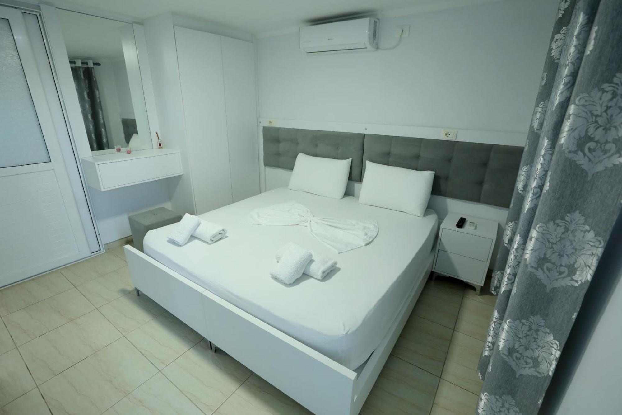 Villa Kevin'S Sarandë エクステリア 写真