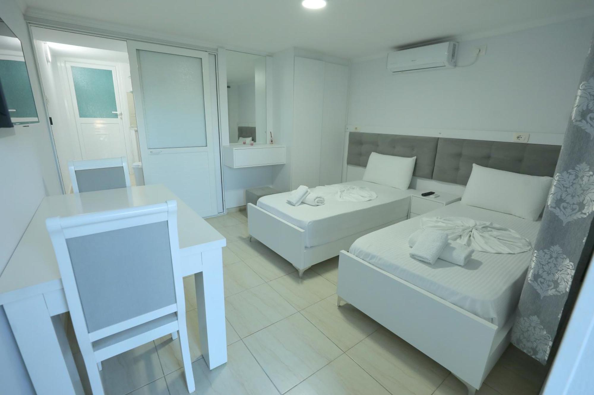 Villa Kevin'S Sarandë エクステリア 写真