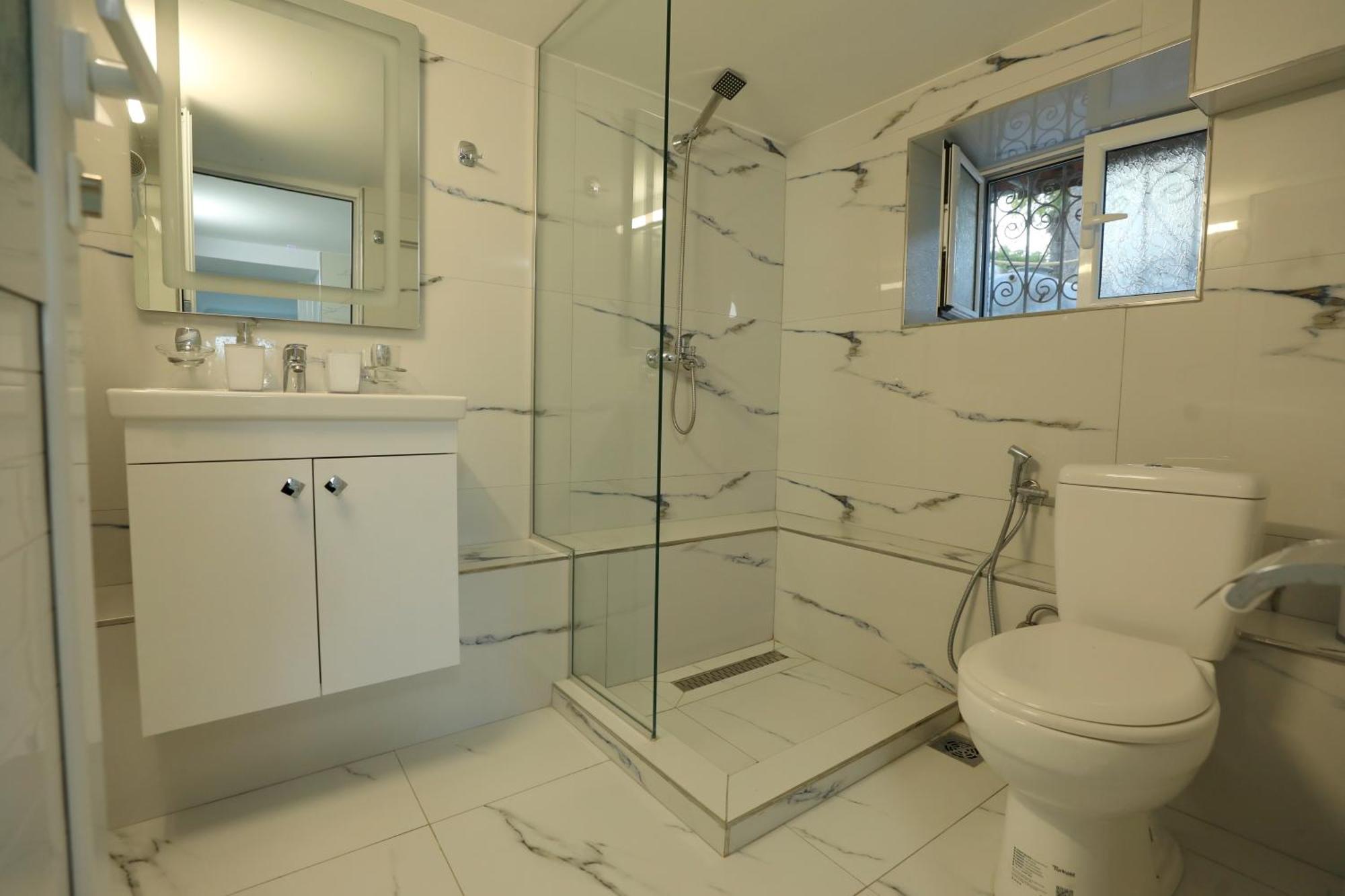 Villa Kevin'S Sarandë エクステリア 写真