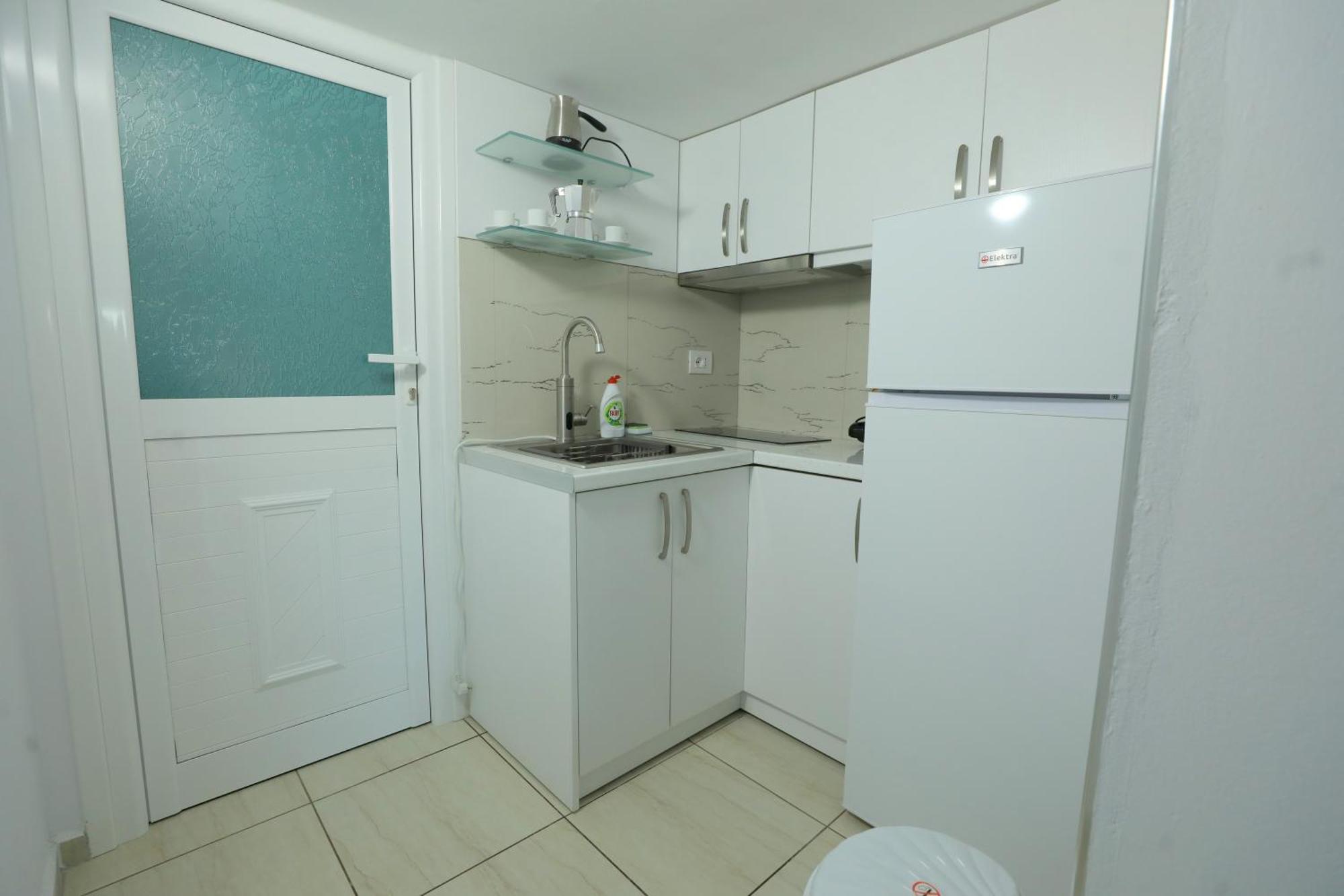 Villa Kevin'S Sarandë エクステリア 写真