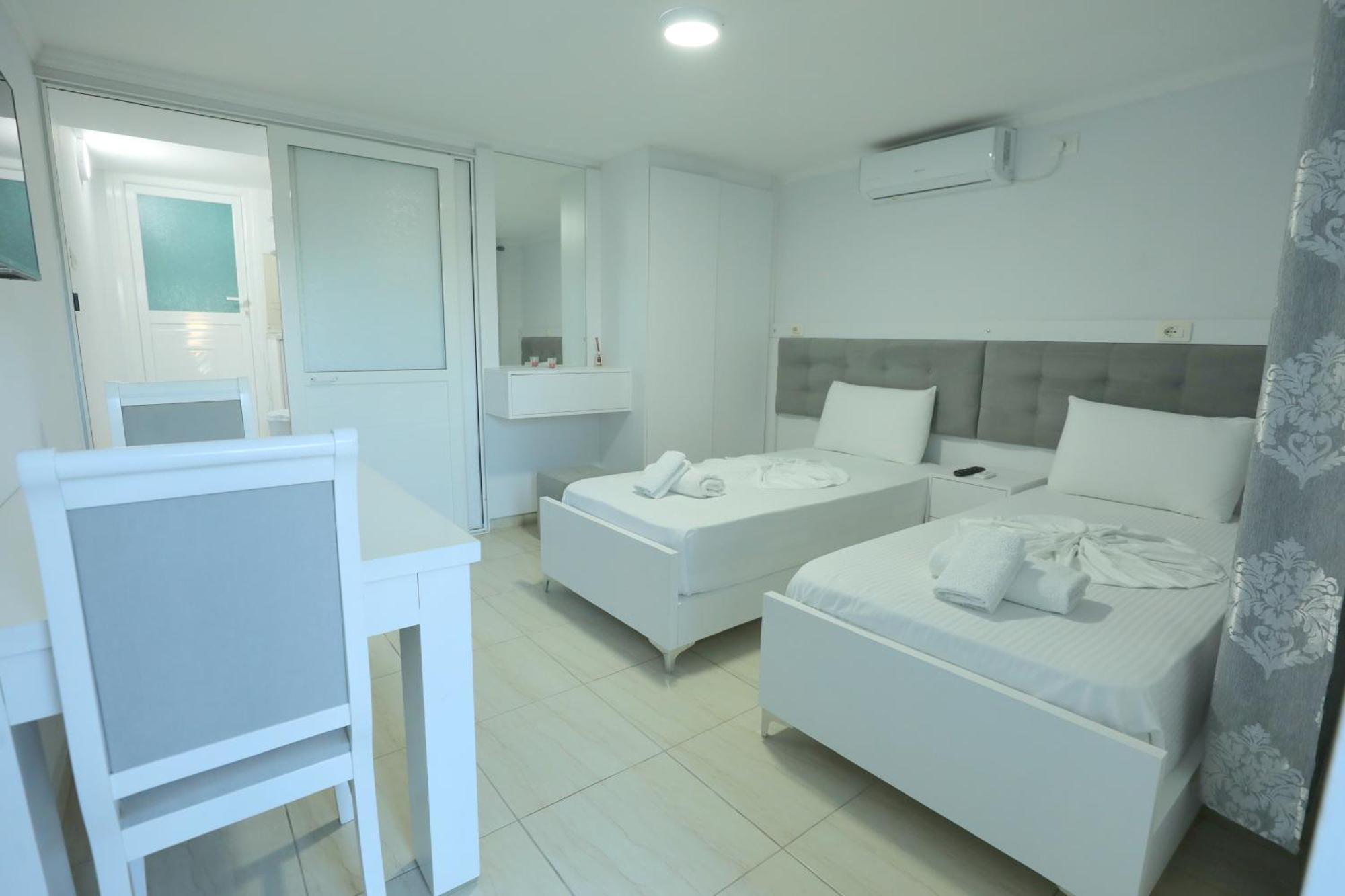 Villa Kevin'S Sarandë エクステリア 写真