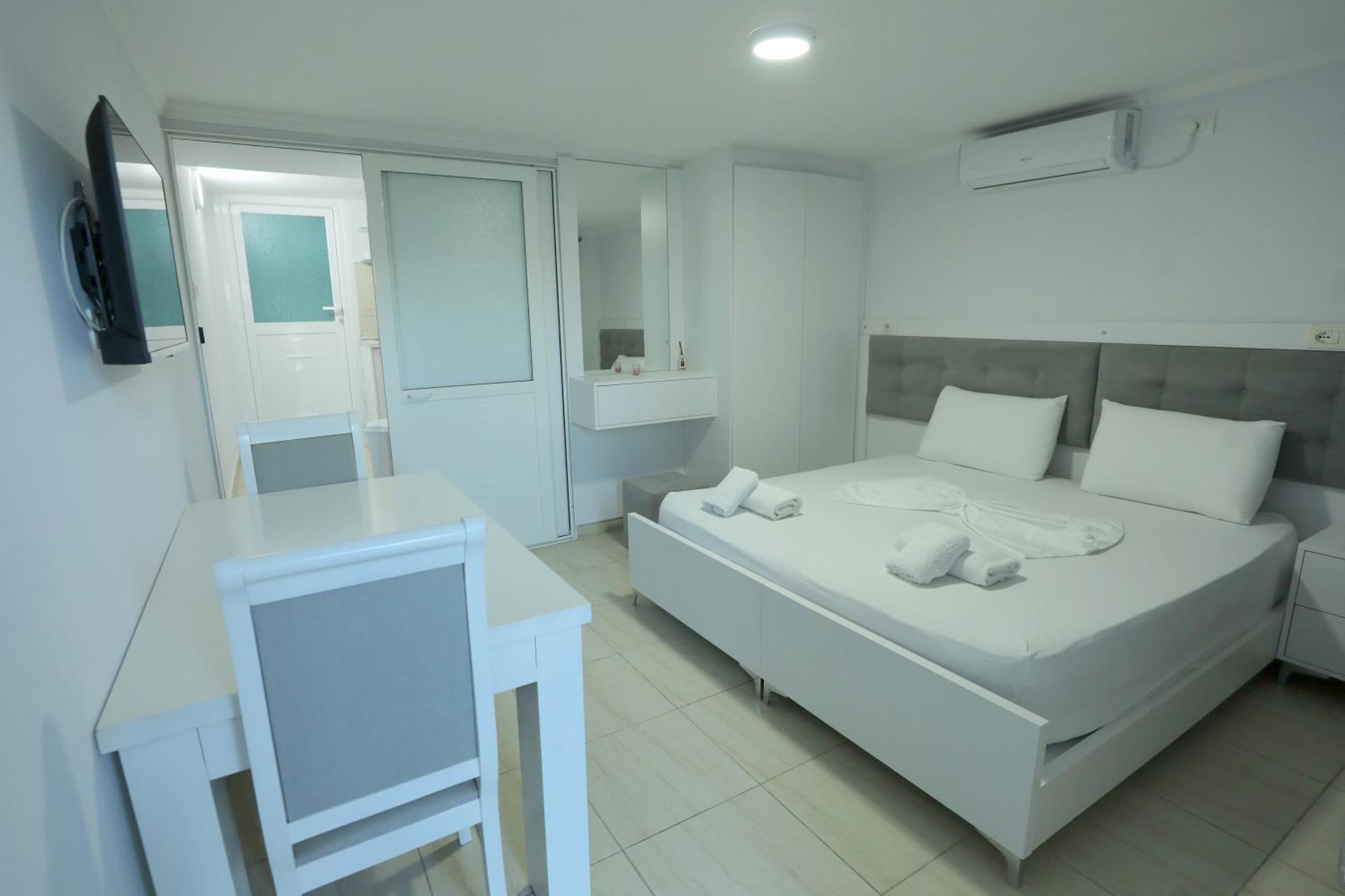 Villa Kevin'S Sarandë エクステリア 写真