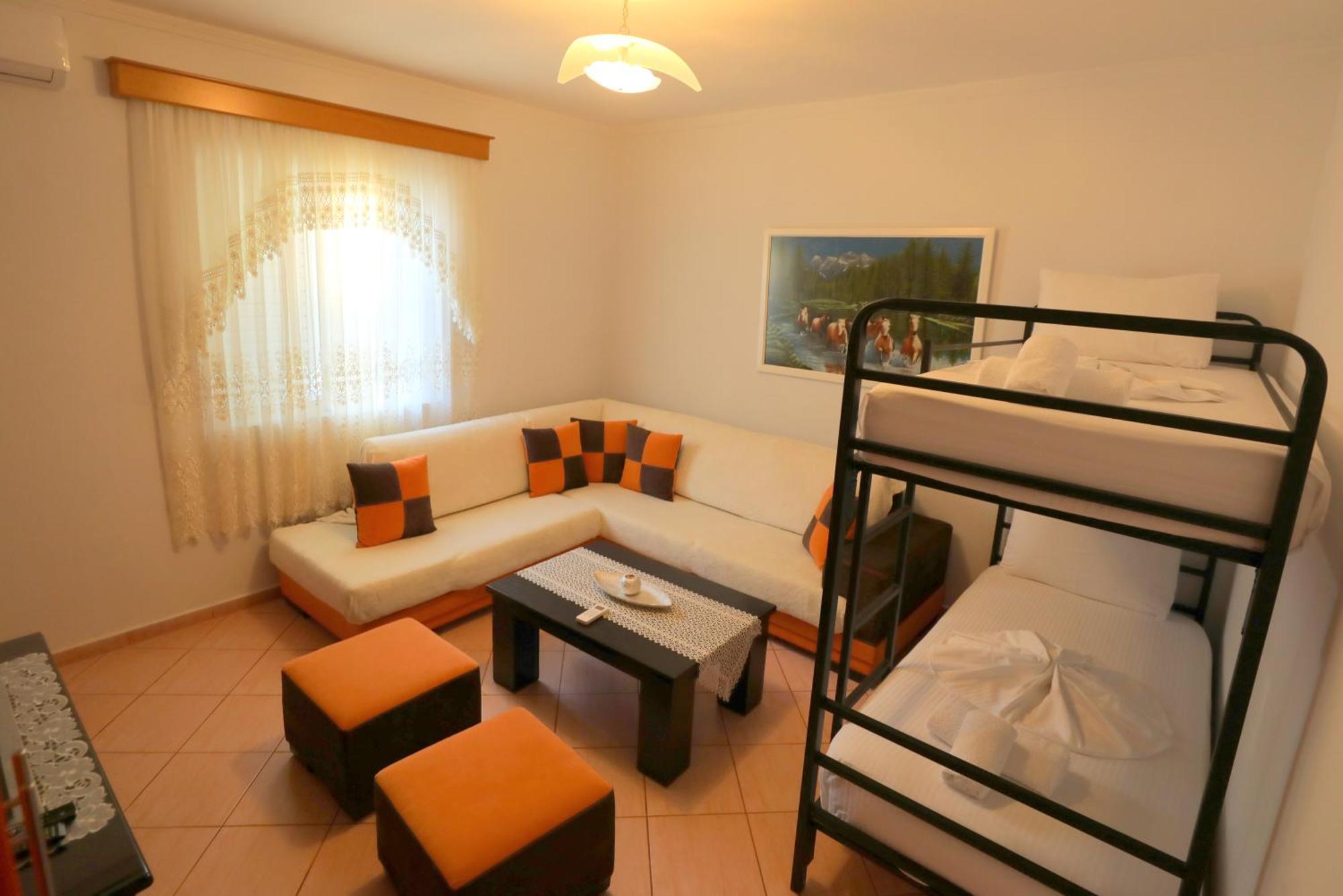 Villa Kevin'S Sarandë エクステリア 写真