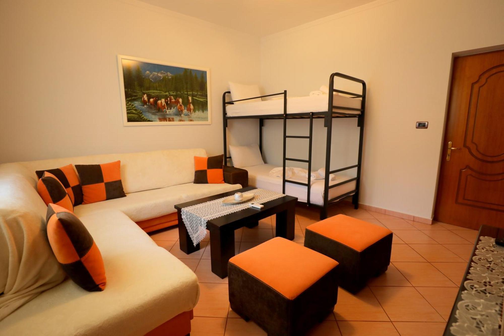 Villa Kevin'S Sarandë エクステリア 写真