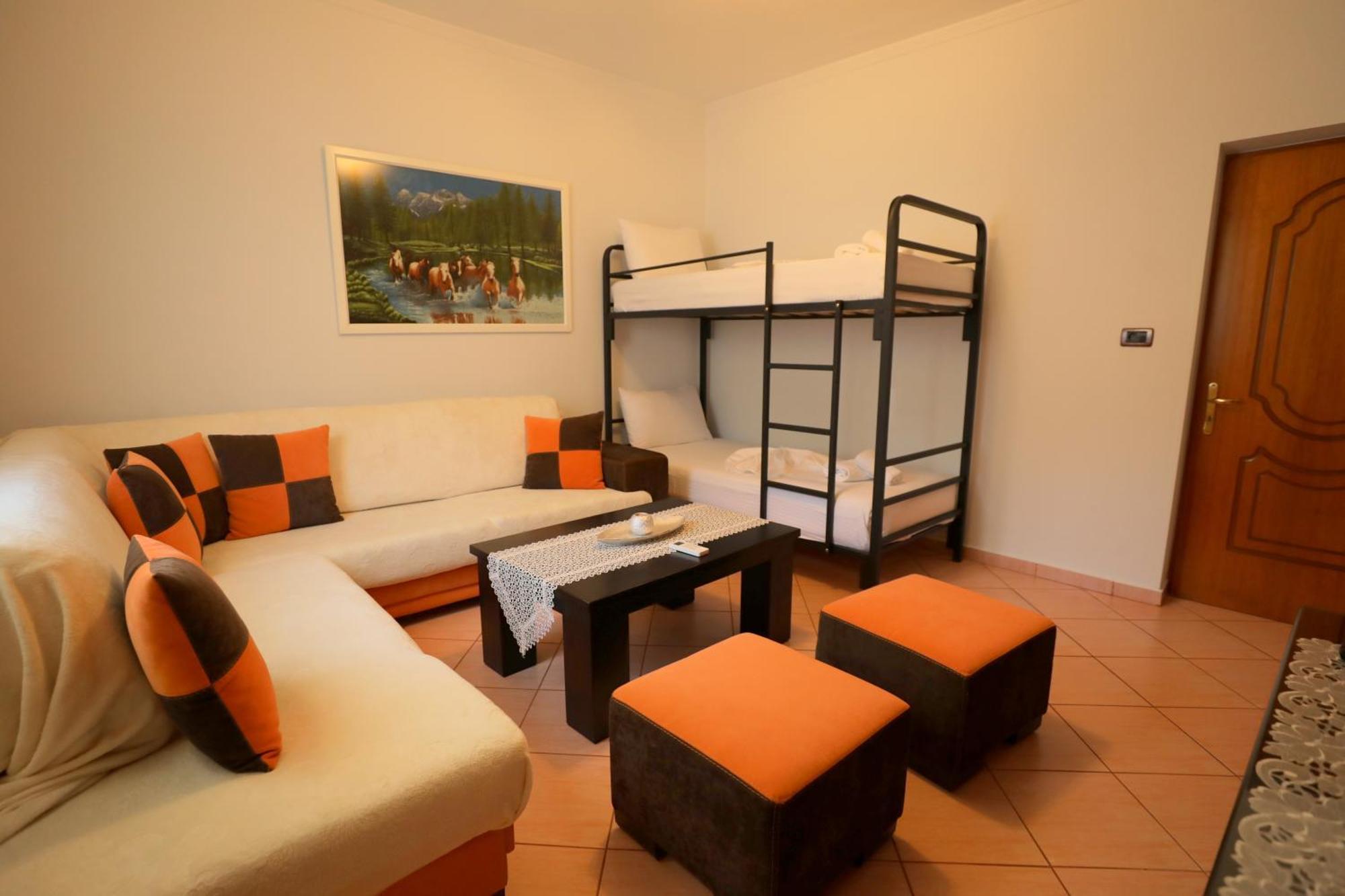 Villa Kevin'S Sarandë エクステリア 写真