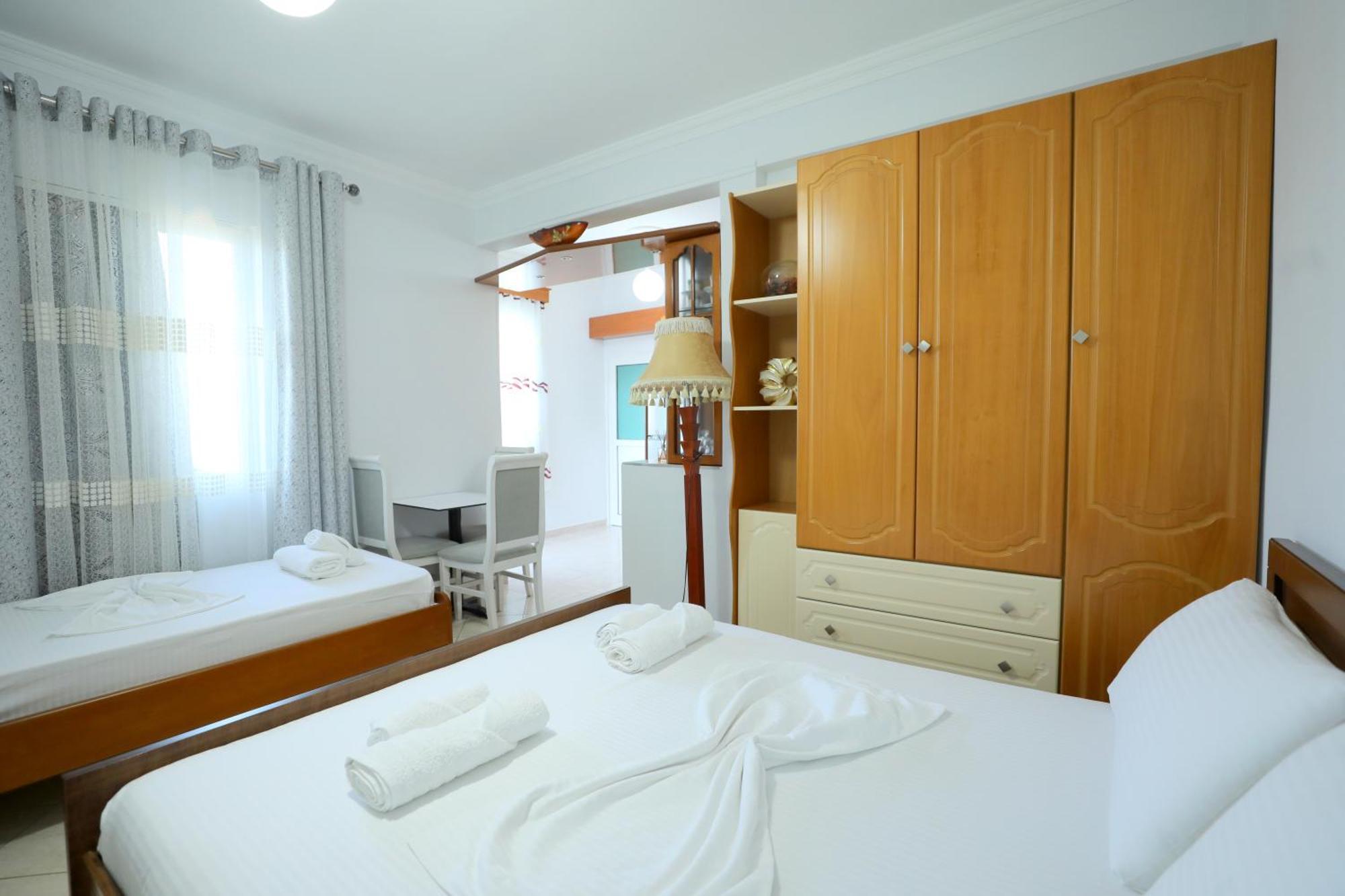 Villa Kevin'S Sarandë エクステリア 写真