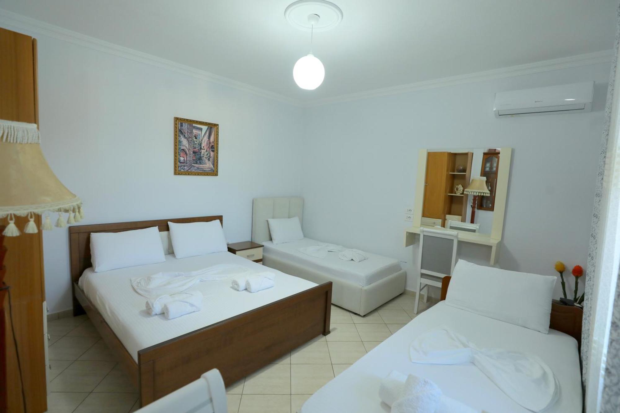 Villa Kevin'S Sarandë エクステリア 写真