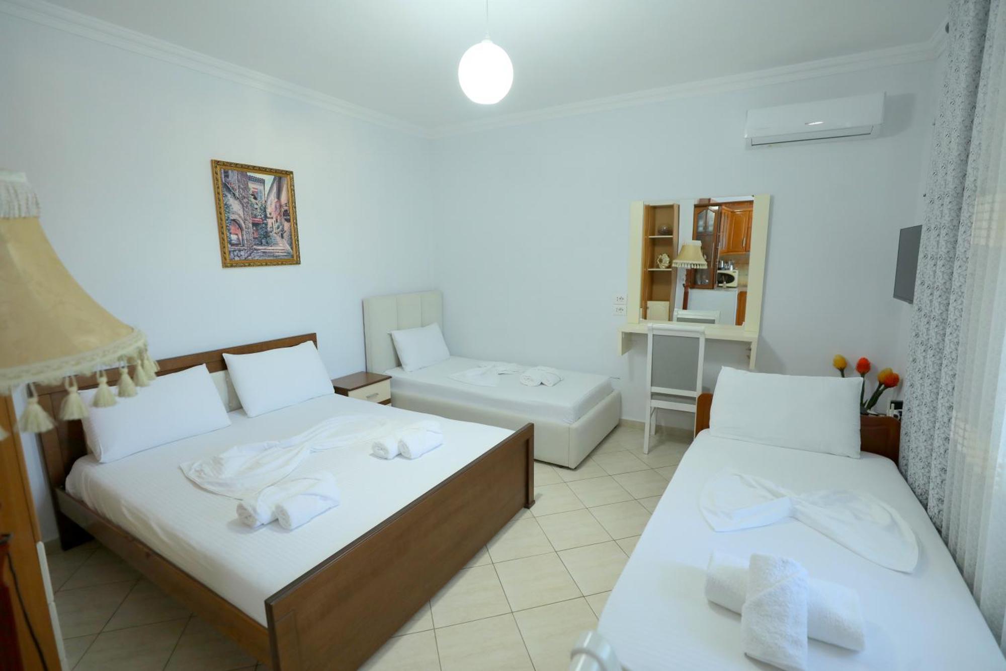Villa Kevin'S Sarandë エクステリア 写真