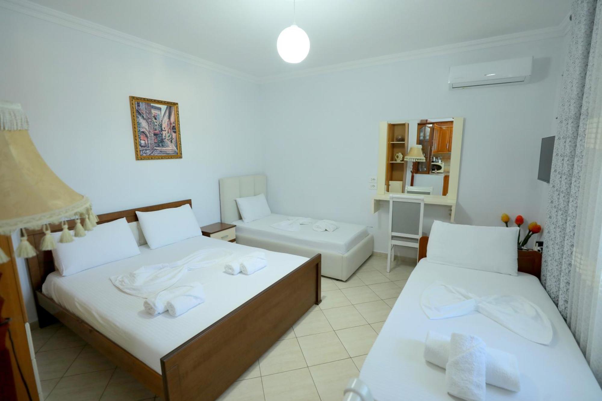 Villa Kevin'S Sarandë エクステリア 写真